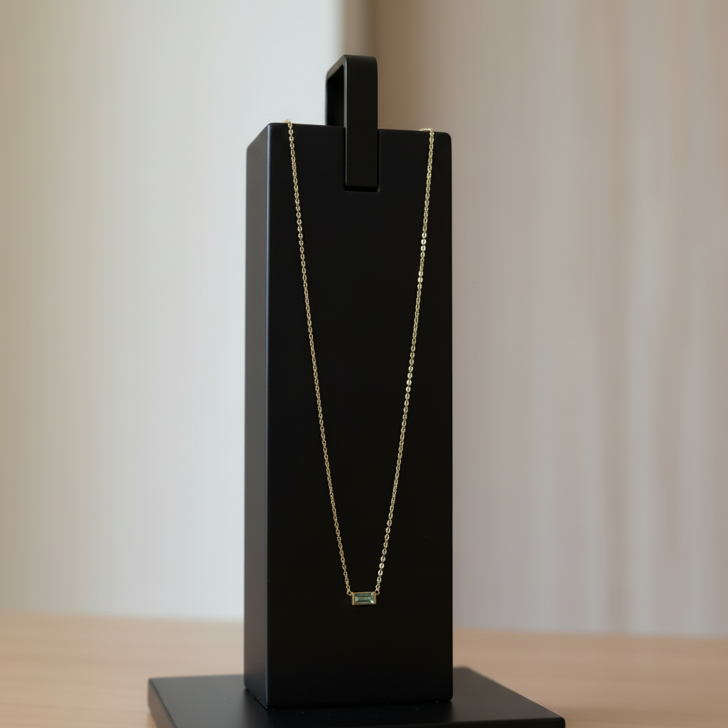 Collier acier inoxydable avec pierre bleue synthétique