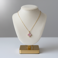 Collier acier inoxydable avec pendentif trèfle rose