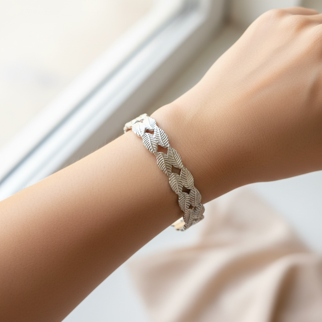 Bracelet jonc fin  acier inoxydable ouvert. Ajustable