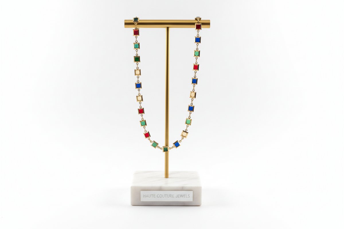 Collier acier inoxydable multicolore pierres crystal. doré ajustable 45 cms de longueur.