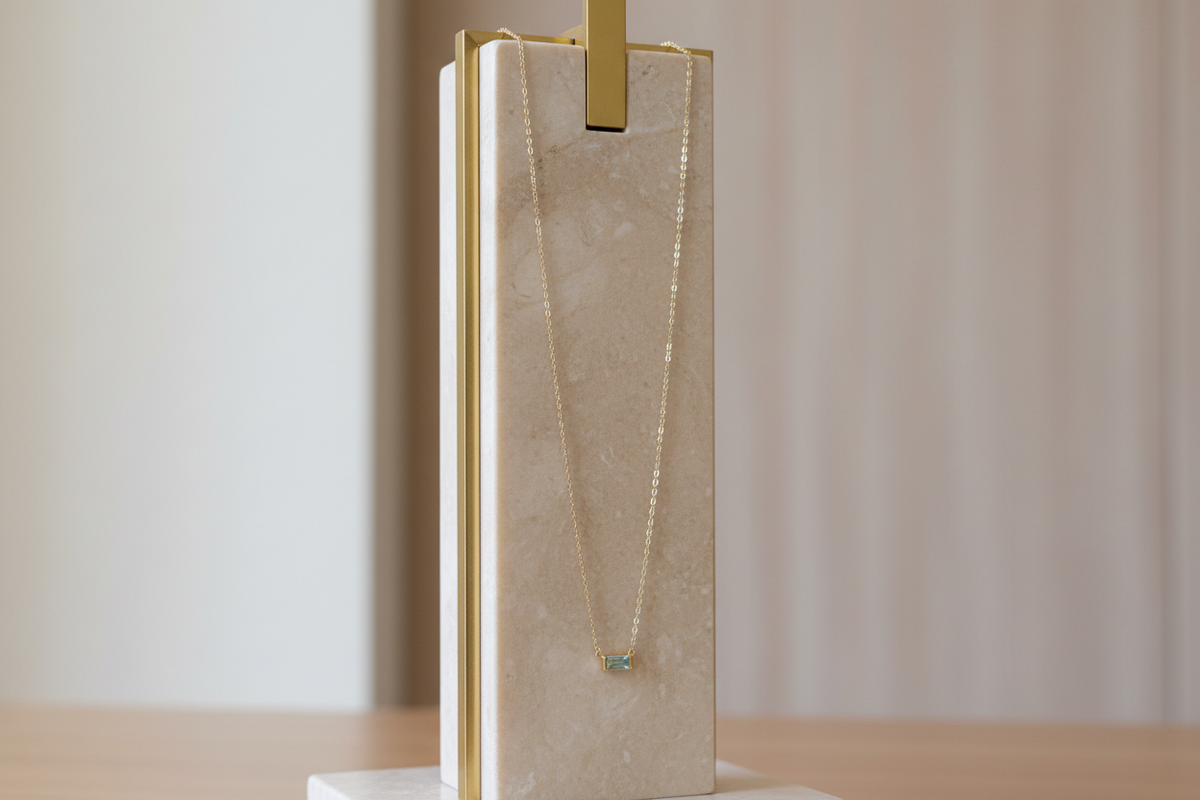 Collier acier inoxydable avec pierre bleue synthétique